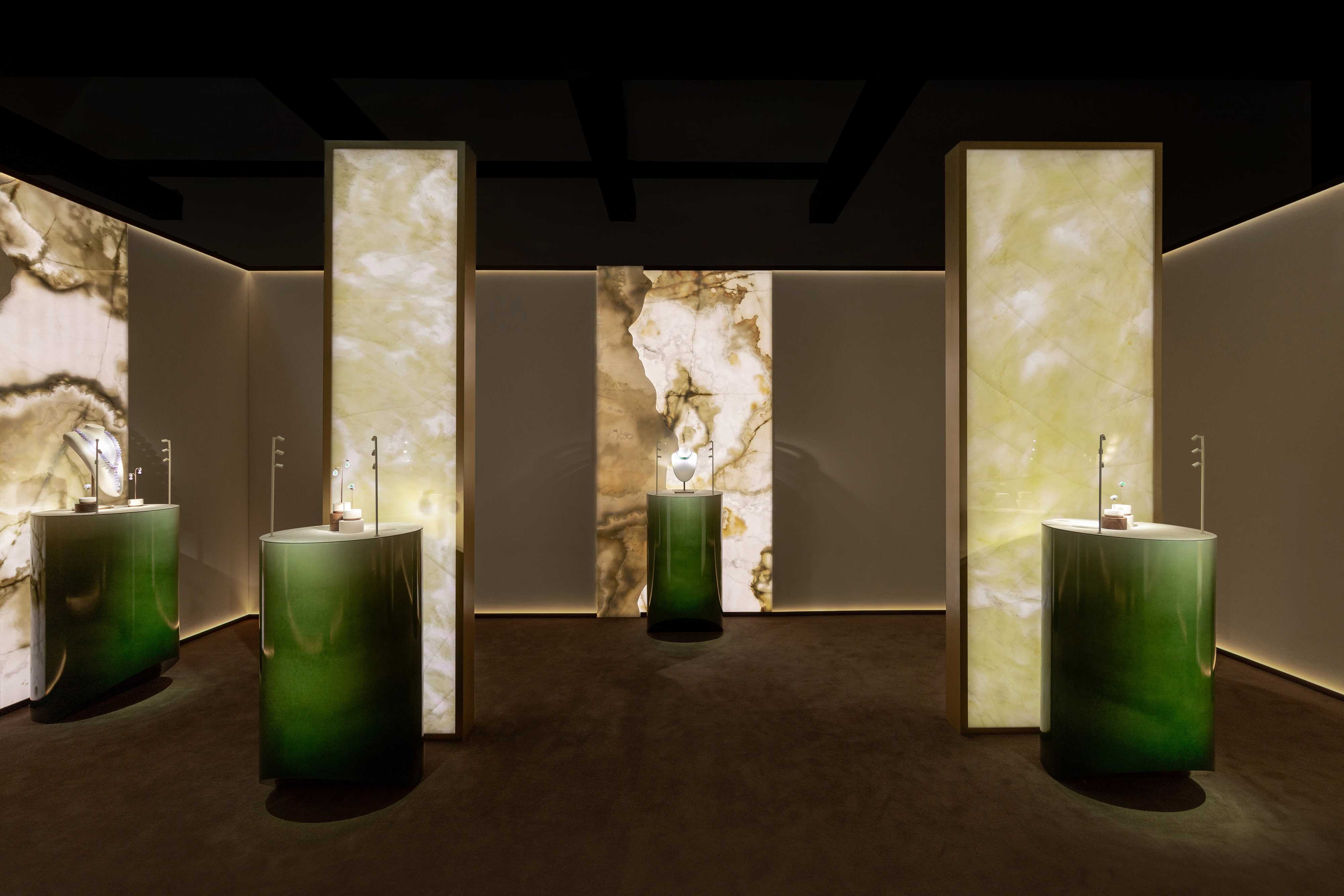 霓裳化艺，至臻礼呈  周大福「东方霓裳Chinese Couture」高级珠宝展启幕