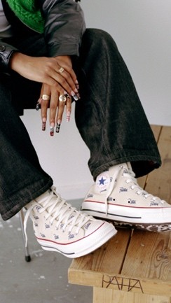 地上的人 描述已自动生成