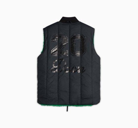 穿黑色衣服的人 低可信度描述已自动生成