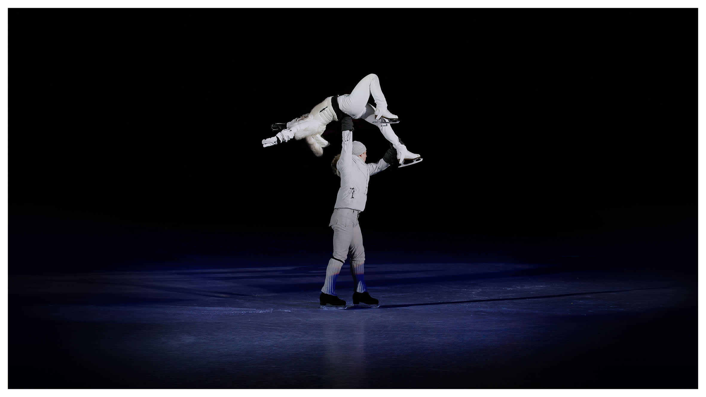 MC_FW_2026_NY IN MONCLER_BS_RGB_300DPI_16X9_5_CENTRALSKATE_CLEAN_PRESS.jpg